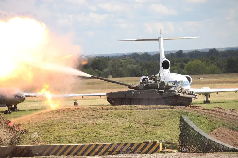 VT-4 vs T-90: Nigeria and Algeria’s Newest Main Battle Tanks Compared
