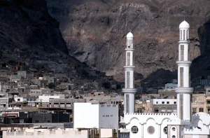Houthi Missiles Hit Aden’s Al-Maashiq Palace, Killing Five: What Is Confirmed