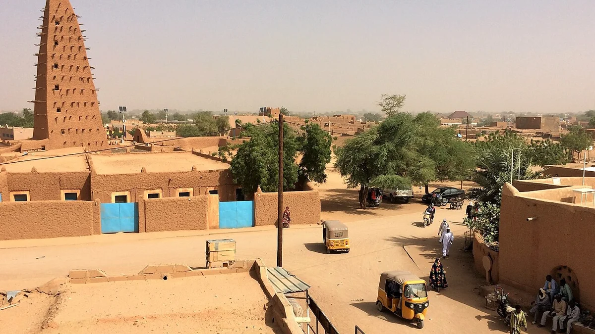 Austrian and Swiss Hostages Held in Niger Freed to Haftar’s Benghazi: What Is Confirmed