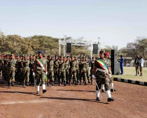 Exército etíope mostra a adidos militares drones que diz ter apreendido às forças do Tigré; identidade e origem em disputa