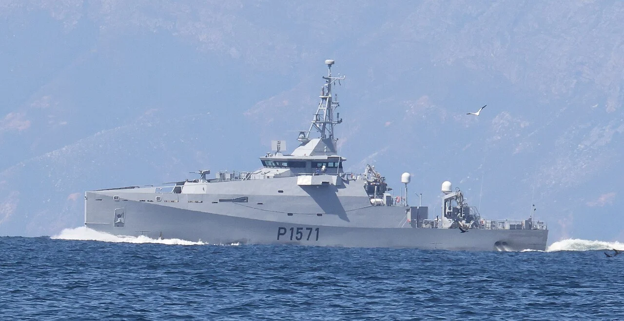 SAS King Sekhukhune I, a South African Navy multi-mission inshore patrol vessel, underway off Simon's Town