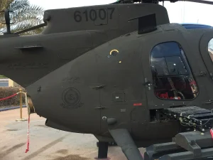 Helicóptero AH-6i da Guarda Nacional saudita cai em Najran e mata dois oficiais, depois de os houthis alegarem ter abatido um Apache
